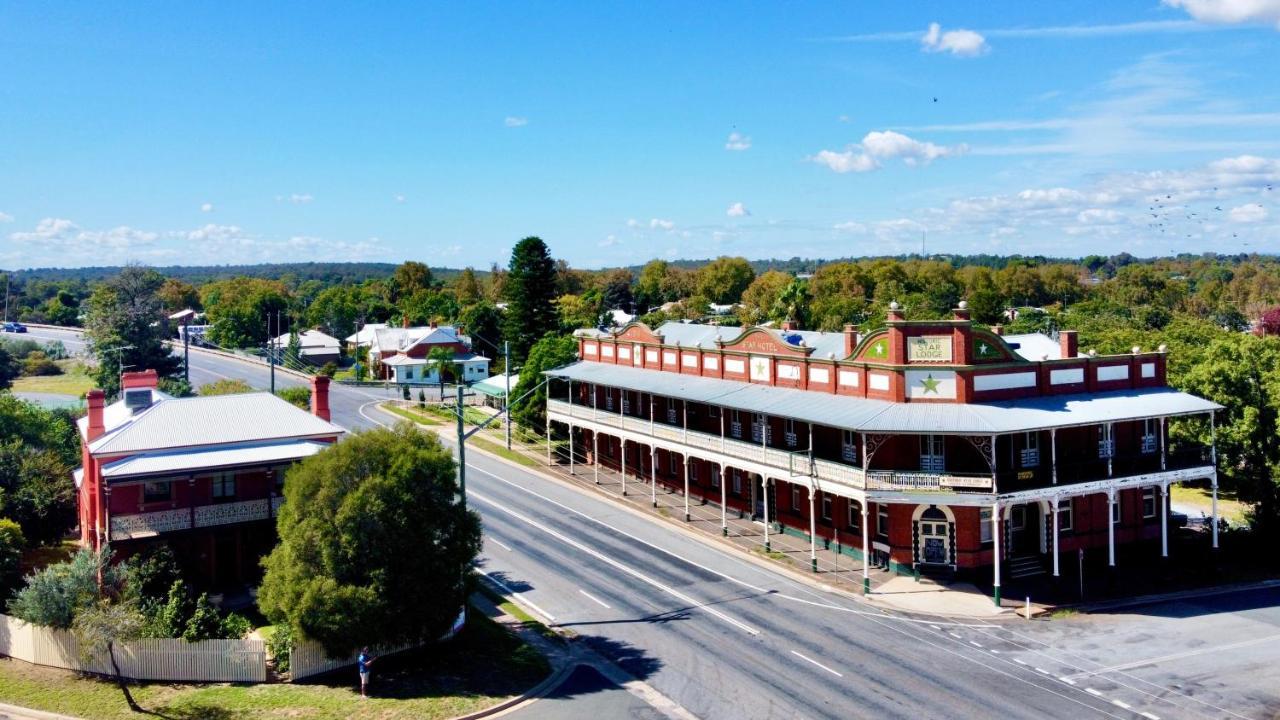 Historic Star Lodge And Station Masters House Narrandera Bagian luar foto