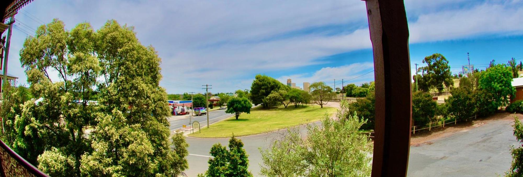 Historic Star Lodge And Station Masters House Narrandera Bagian luar foto