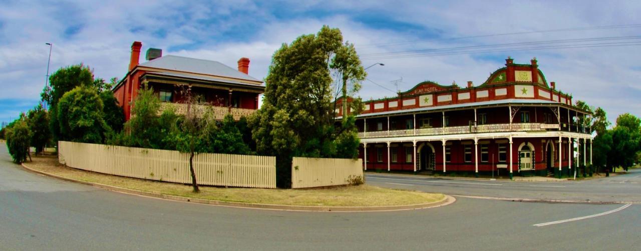 Historic Star Lodge And Station Masters House Narrandera Bagian luar foto