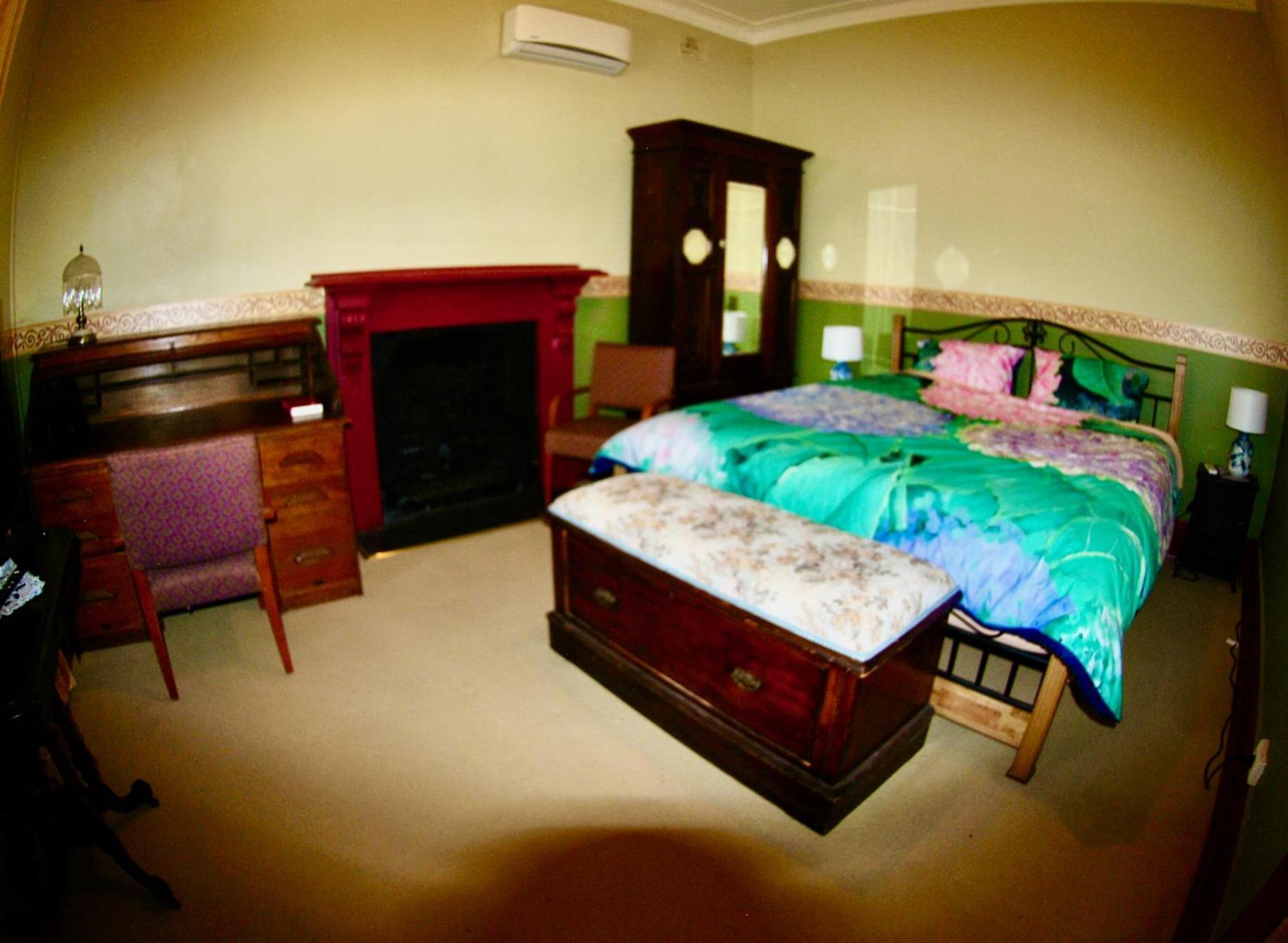 Historic Star Lodge And Station Masters House Narrandera Bagian luar foto