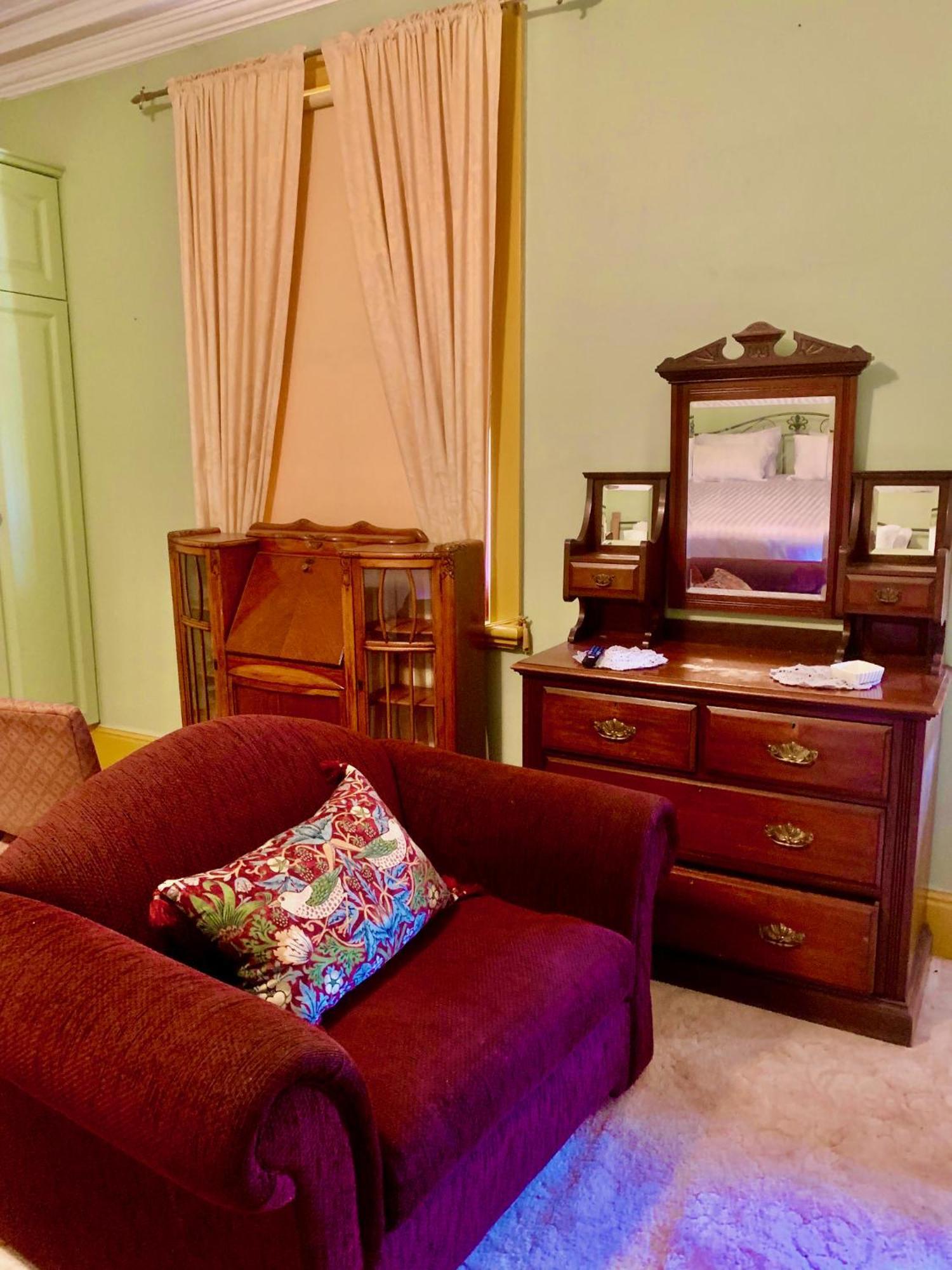 Historic Star Lodge And Station Masters House Narrandera Ruang foto
